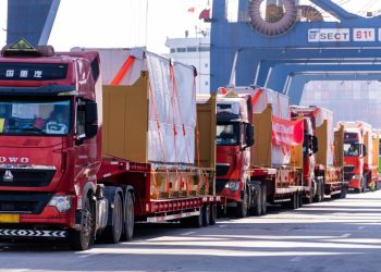 La Megafactory de Tesla en Chine provoque un boom inattendu des exportations de batteries à Shanghai !