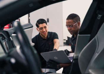 Les propriétaires vont adorer : Tesla bouleverse sa politique de service avec un changement radical