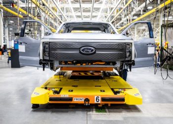 L&rsquo;incroyable fin du Ford F-150 Lightning, le salaire ahurissant de Musk et un rappel inquiétant chez Honda
