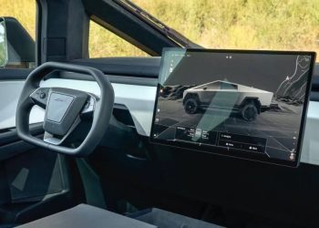 Cybertruck enfin transformé : la révolution Full Self-Driving v14 de Tesla commence !
