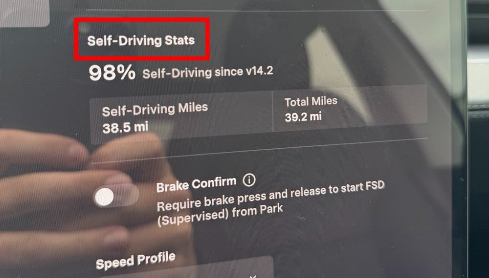 Vous ne devinerez jamais la meilleure nouveauté de la Tesla Full Self-Driving v14.2 !