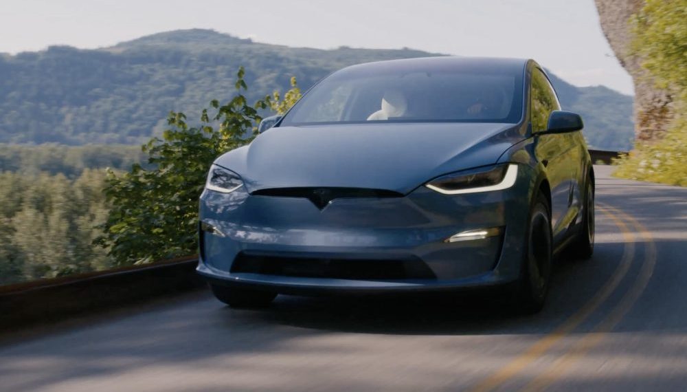 Le Tesla Model X allégé de 400 livres : découvrez le secret étonnant derrière cette transformation !