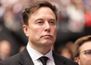 Vous ne croirez pas la prophétie d&rsquo;Elon Musk : le travail « optionnel » grâce à l&rsquo;IA dans 20 ans !