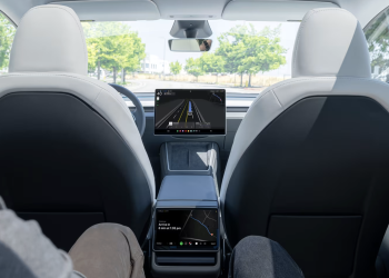 Elon Musk affirme que Waymo n&rsquo;a jamais eu une chance face à Tesla : une déclaration déconcertante !