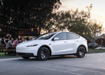 Les ventes de Tesla aux États-Unis chutent sous les 40 000 unités après l’expiration du crédit d’impôt : une baisse historique.