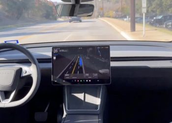 Elon Musk et le directeur de l’IA de Tesla révèlent des secrets après les mystérieux trajets en Robotaxi sans conducteur !