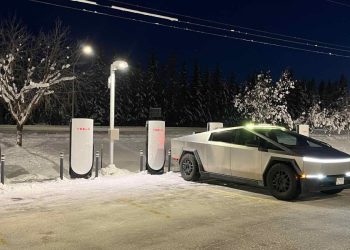 Un Supercharger Tesla ouvre ses portes au nord du continent : une révolution pour les aventuriers !