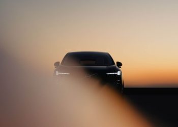 La Volvo EX60 promet une autonomie de 640 km et des recharges express, l&rsquo;avenir est-il déjà là ?