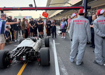 Ces incroyables combinaisons F1 de 1965 ressuscitées avec soin pour le 60ème anniversaire de Honda vont vous surprendre !