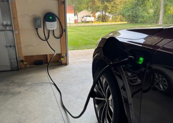 Volvo dévoile des hybrides rechargeables de 160 km : l’astuce pour vaincre l’angoisse de l’autonomie électrique