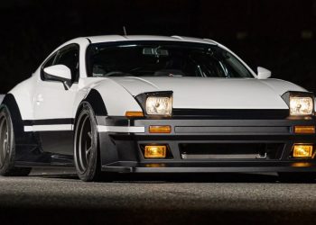 Ils installent des phares escamotables sur une Toyota 86 moderne et le résultat est bluffant !