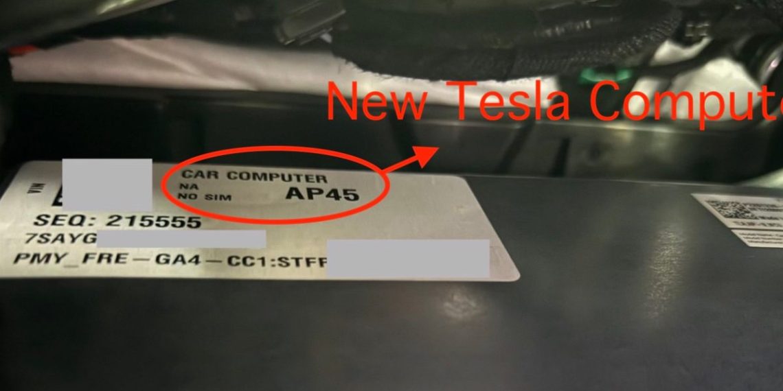 Tesla expédie discrètement son nouvel ordinateur AI4.5 et c&rsquo;est une révolution qui se prépare !