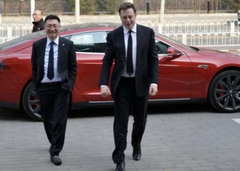 L’expert incontournable d&rsquo;Elon Musk reste chez Tesla pour un tournant audacieux de l’entreprise !
