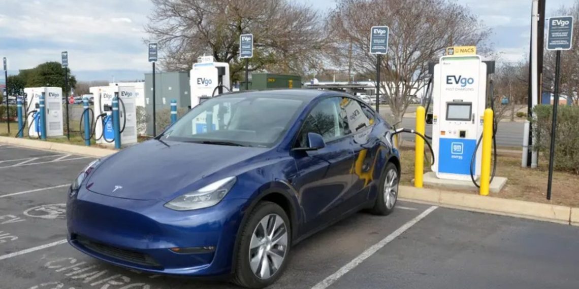 Pourquoi EVgo parie gros sur le port NACS de Tesla dominateur aux États-Unis ?