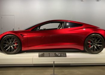 Vous n&rsquo;en croirez pas vos oreilles : les folles déclarations d&rsquo;Elon Musk sur le Tesla Roadster vont vous étonner !