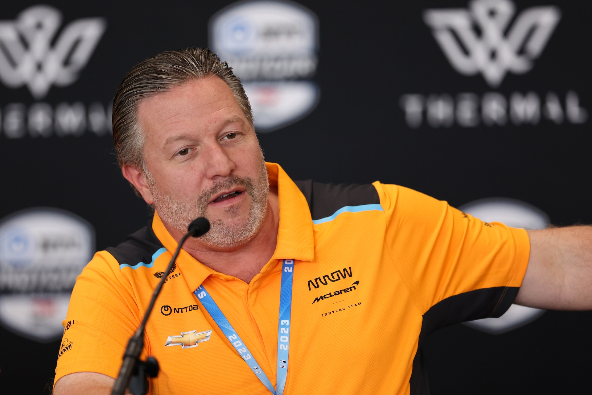 Zak Brown lors d'une conférence de presse