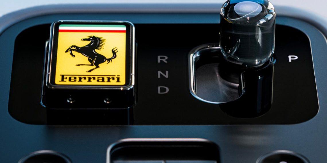 La raison inattendue pour laquelle l’intérieur de la Ferrari Luce se passe de fibre de carbone !