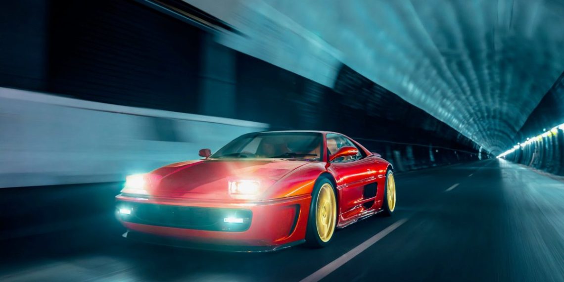 La puissante mélodie d&rsquo;une Ferrari F355 Restomod résonne dans un tunnel : frissons garantis !