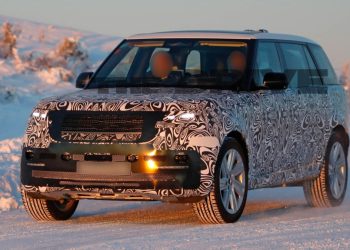 Un prototype du Range Rover 2027 repéré près du cercle arctique : un camouflage qui intrigue