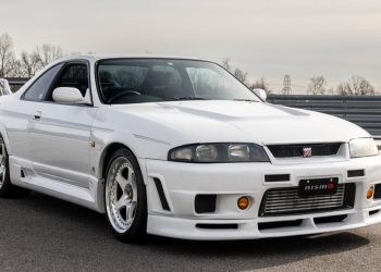 Cette surprenante ascension : le Nissan Skyline 400R de 1996 franchit le cap du million de dollars !