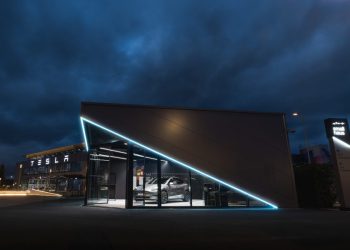 Une bataille épique : pourquoi l&rsquo;affrontement de Tesla avec le syndicat IG Metall à Berlin suscite l&rsquo;attention des autorités
