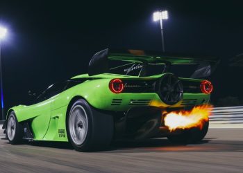 Cette supercar homologuée pour la route dépasse une GT3 sur circuit, un coup d&rsquo;éclat bluffant !