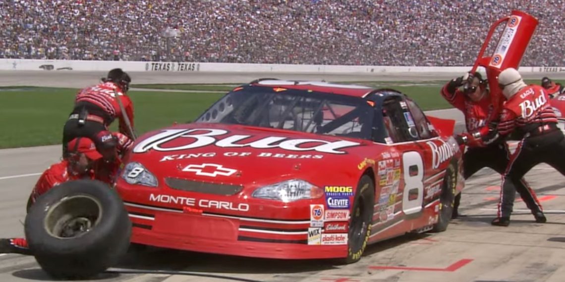 La magie de la NASCAR d’il y a 25 ans : préparez-vous à être émerveillé en HD !
