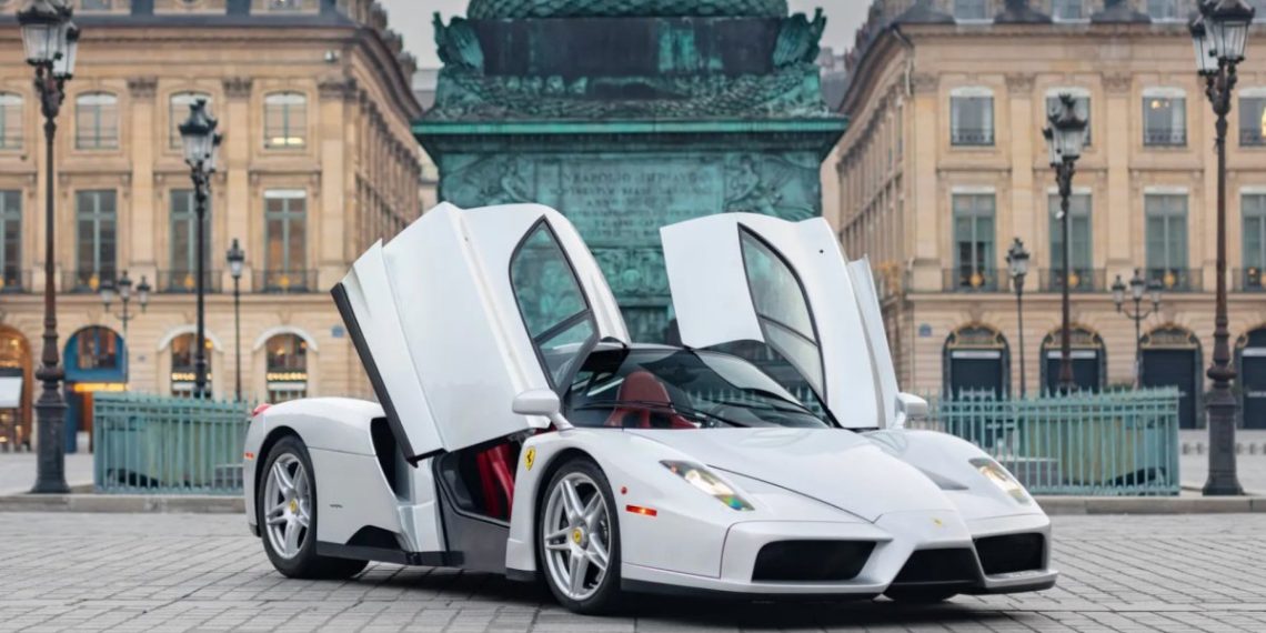 Un Ferrari Enzo à vendre : découvrez pourquoi cet exemplaire unique fait tourner toutes les têtes !