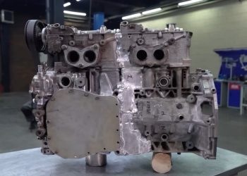 Subaru : les mécaniciens russes transforment un moteur Boxer en inline-four… Incroyable mais vrai !