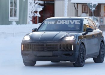 Ce que cachent les photos espion du Porsche Cayenne à moteur thermique : préparez-vous à être surpris !