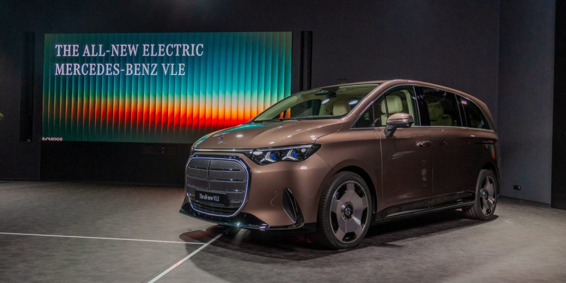 La Mercedes Classe S éclipsée : découvrez l’incroyable van électrique 8 places qui va vous surprendre