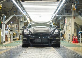 Pourquoi la prochaine Nissan GT-R hybride avec moteur VR38 va vous surprendre d&rsquo;ici 2030 !