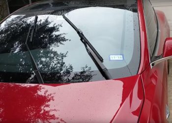 Tesla : la mise à jour des essuie-glaces automatiques qui change tout !