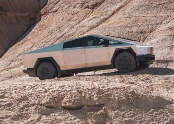 Une fonctionnalité du Cybertruck enfin dévoilée par Tesla : l&rsquo;attente en valait-elle la peine ?