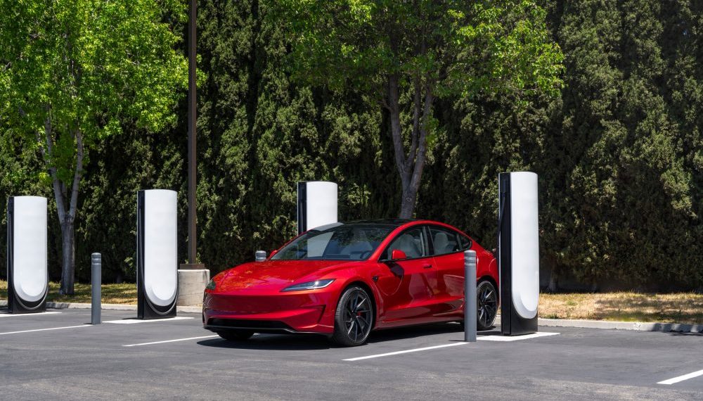 Hâtez-vous : l&rsquo;incroyable incitation Supercharge de la Tesla Model 3 disparaît bientôt !