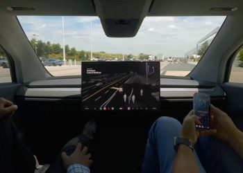 Des employés de Tesla déjà transportés par le mystérieux Cybercab sur le parking de Giga Texas ?