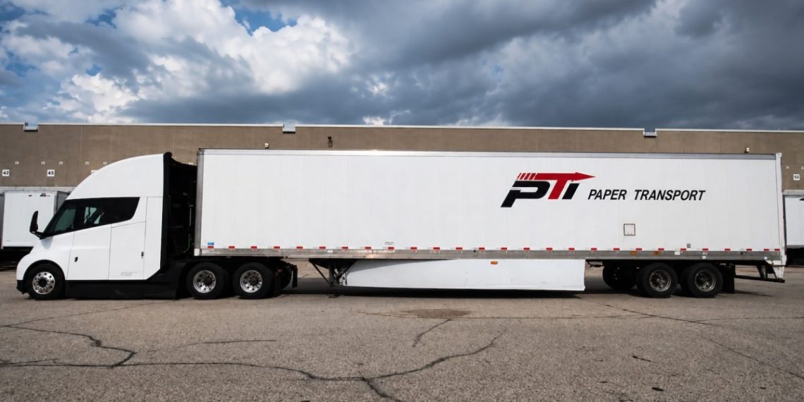 Pourquoi le Tesla Semi séduit-il Paper Transport pour son nouveau projet à Chicago ?