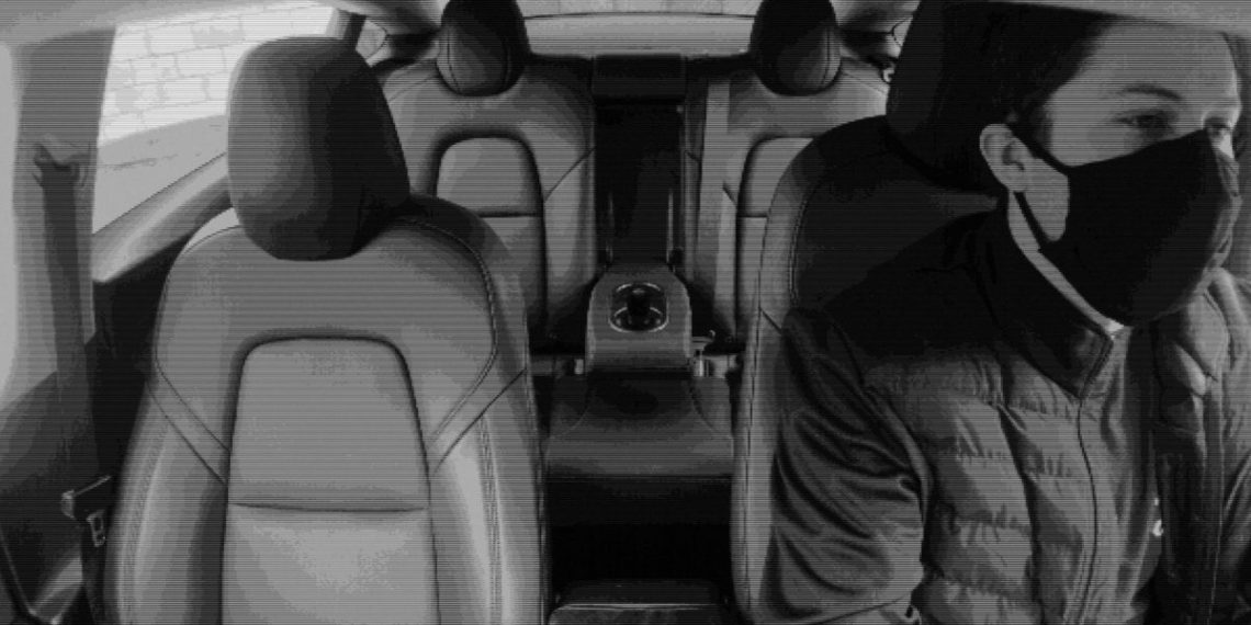 La caméra cachée de Tesla pourrait bien surveiller les conducteurs avant l&rsquo;activation du FSD !