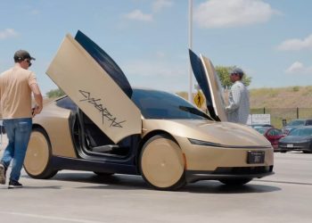 Tesla surprend en confirmant les trajets en Cybercab pour ses employés, un tournant majeur !