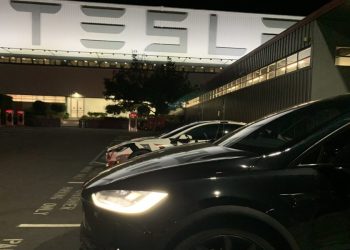 La Californie tourne le dos à Tesla : découvrez pourquoi Rivian et Lucid raflent la mise des incitations EV !