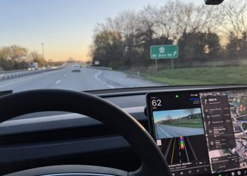 Tesla va révolutionner votre expérience de stationnement dans les parkings bondés !