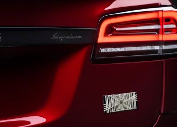 Ce propriétaire Tesla tente l’impossible : revendre sa Model S Signature Edition à plus de 260 000 $ !