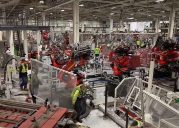 Ce que révèle le démontage express des lignes Model S et X de Tesla pour l’arrivée d’Optimus à Fremont !