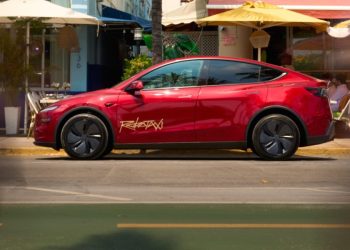 Tesla fait sensation en lançant ses Robotaxis autonomes en Floride, le troisième État conquis !